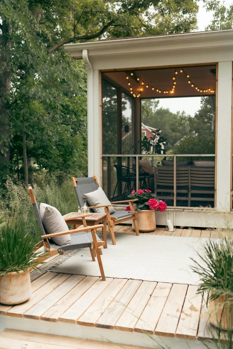 Outdoor Decorating Ideas to Transform Your Backyard into a Cozy Oasis